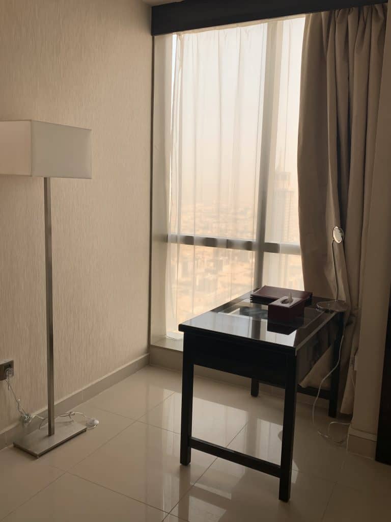Arbeitsplatz im Hotelzimmer in Dubai